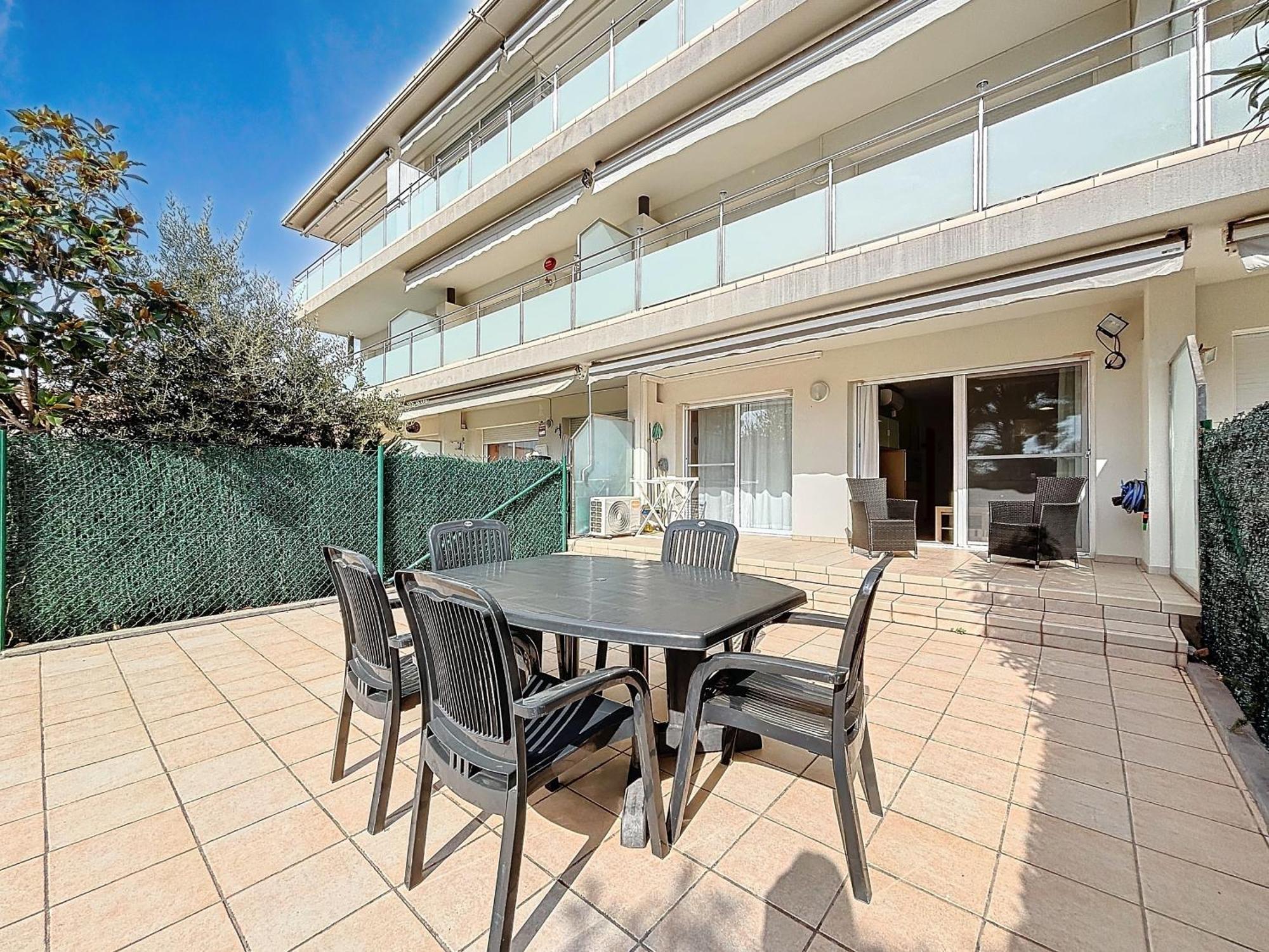 Argentera - Residencia Standing Piscina Apartment